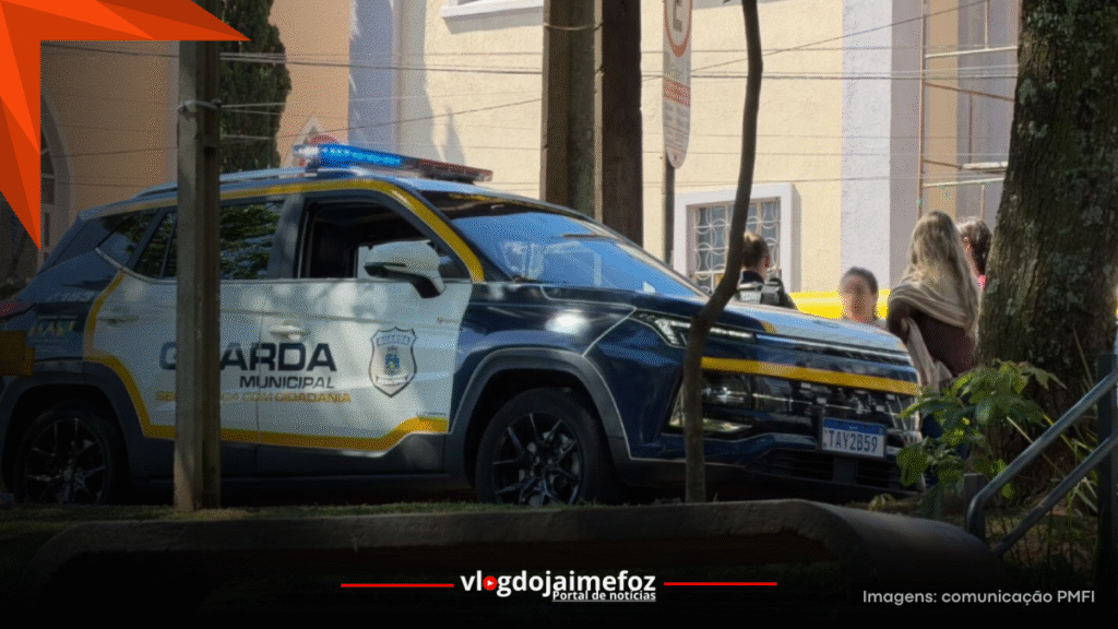 Mulher perde o controle, ameaça servidores e destrói impressora na Assistência Social de Foz
